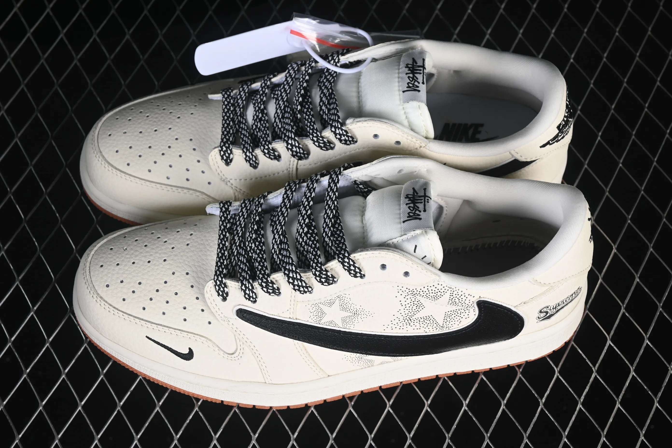All categories Air Jordan Jordan series basketball shoes Air Jordan 1 Low High-end customized low-top sneakers Travis Scott x Fragment Design x Air Jordan 1 Low OG SP AJ1 Joe 1 beige contrast color low-top cultural casual sneakers LD2028-073